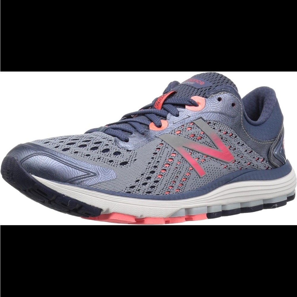 New Balance Women's Blue and Pink Athletic Shoes